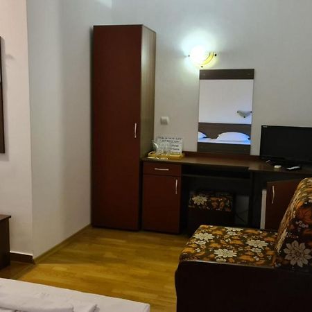 Adri Guest House Nesebar Exterior photo