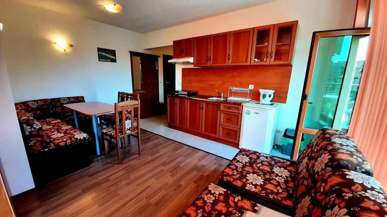 Adri Guest House Nesebar Exterior photo