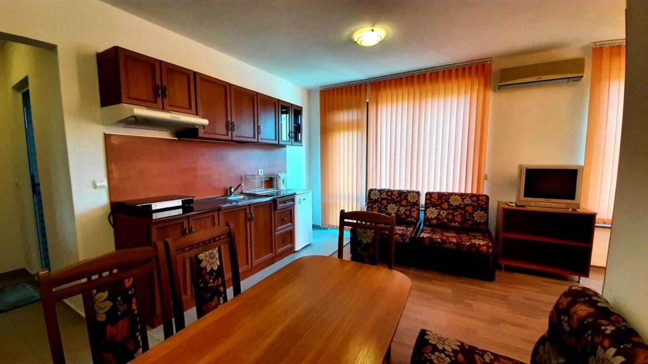 Adri Guest House Nesebar Exterior photo