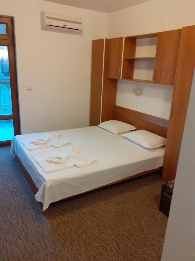 Adri Guest House Nesebar Exterior photo