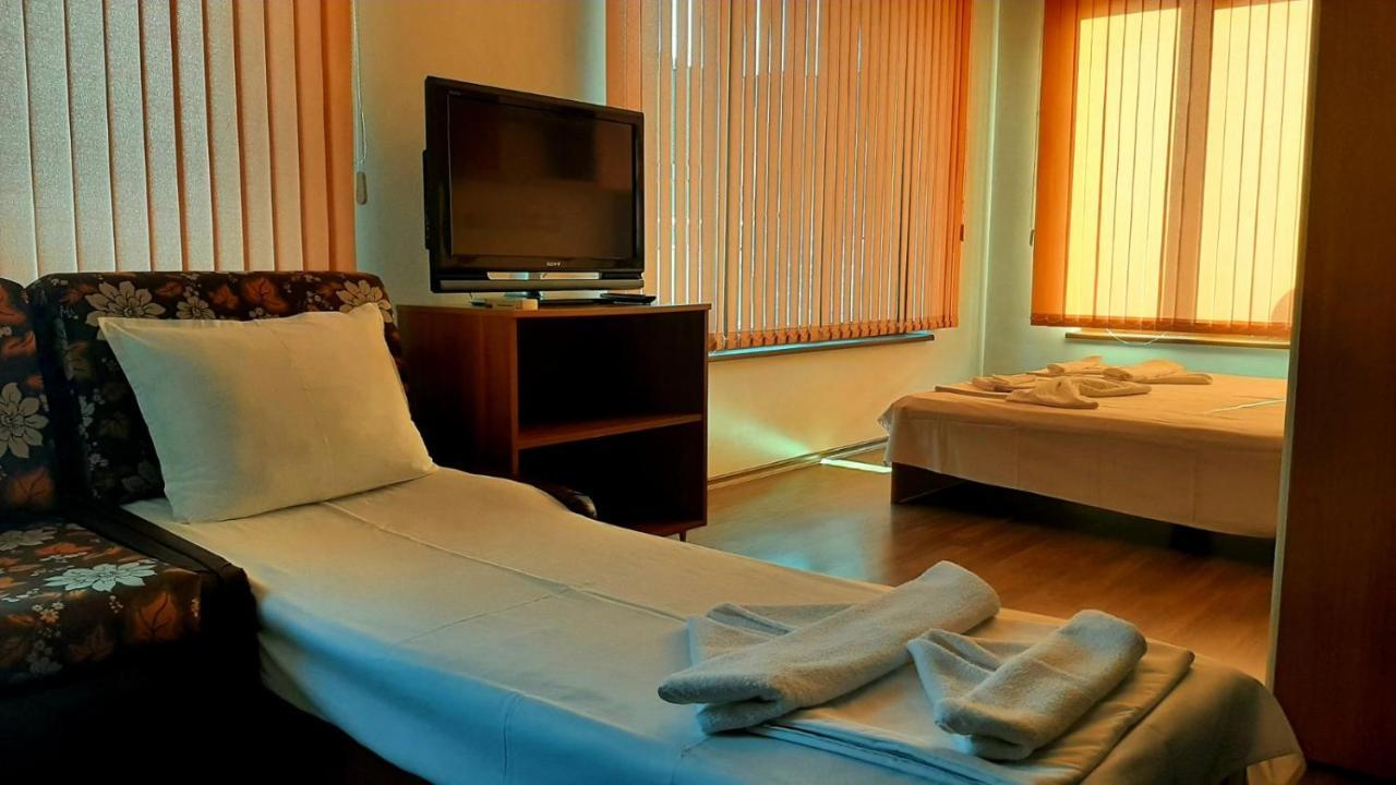 Adri Guest House Nesebar Exterior photo